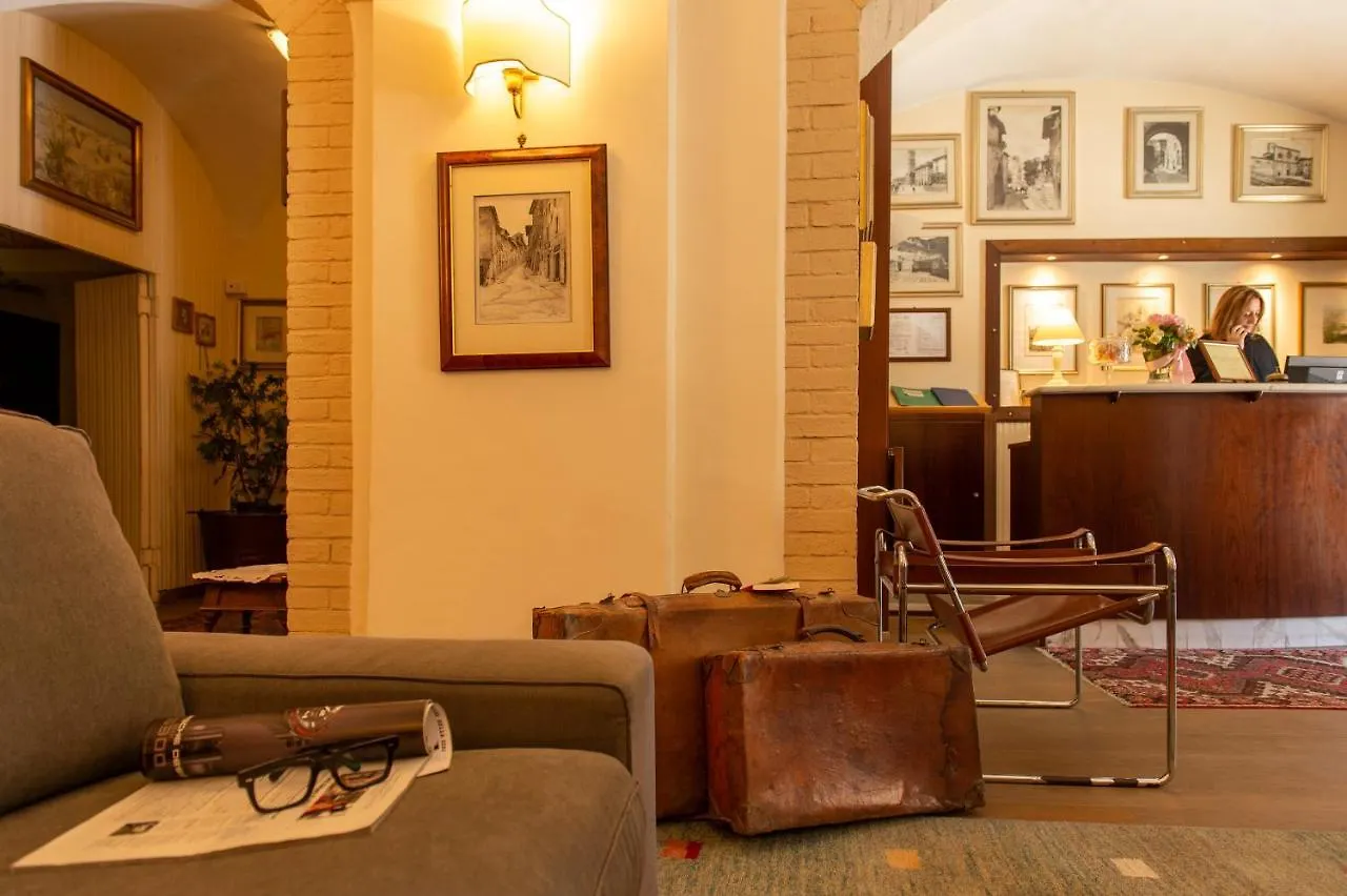 Hotel Minerva Asís 2*,  Italia